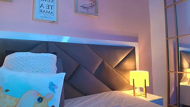 lilly_rohan's cam snapshot