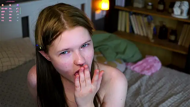 LynHillaire's cam snapshot