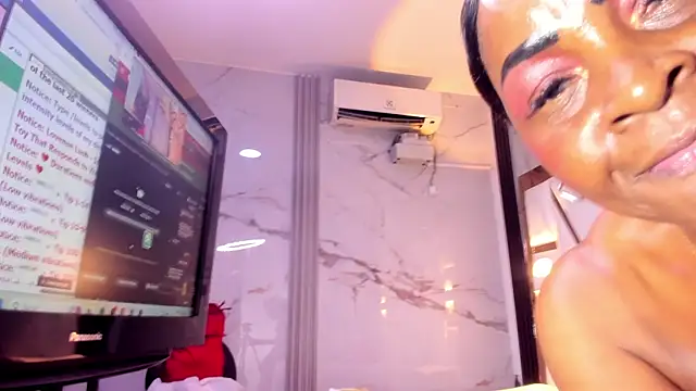 lola_hornei's cam snapshot