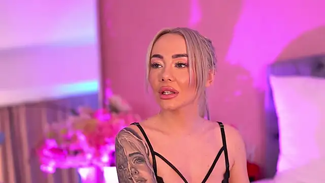 FrancescaMcGray's cam snapshot