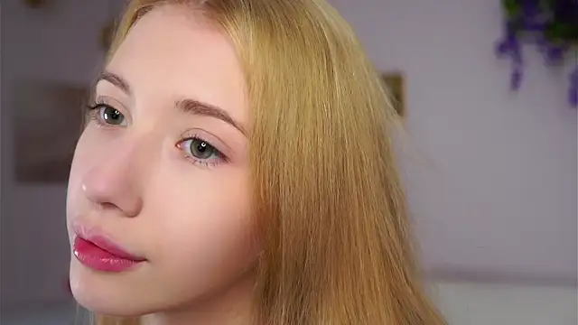 SunnivaCovil's cam snapshot