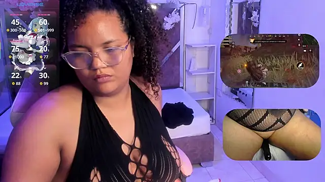 MhiaRey's cam snapshot