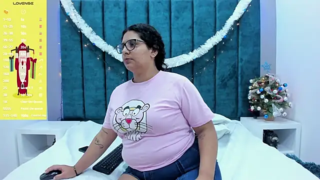 DanielleEvans_'s cam snapshot