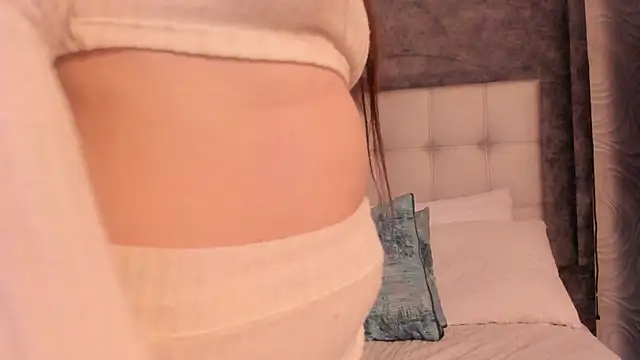 helen_larkin's cam snapshot