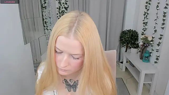 Laly_Peach's cam snapshot