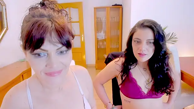 bluediamondsdreams live sex cam