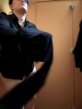 ZhenjaPoledance's cam snapshot