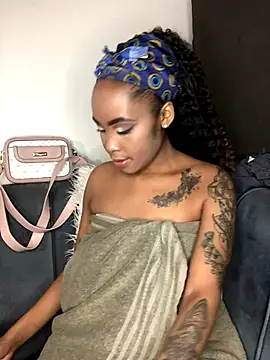 Nicole_Liam_'s cam snapshot