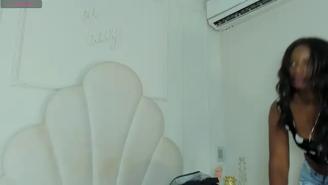 Queenndevil's cam snapshot