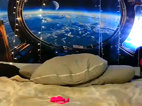 MrsToniTone's cam snapshot