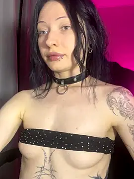 tributetoluxury's cam snapshot