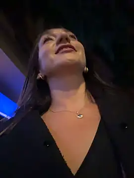 Ninabigtitied's cam snapshot