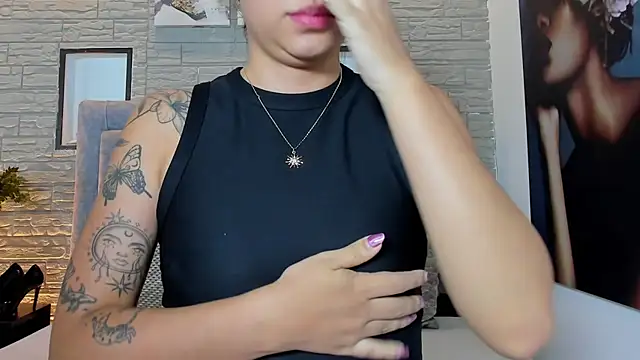 LanaRouse's cam snapshot