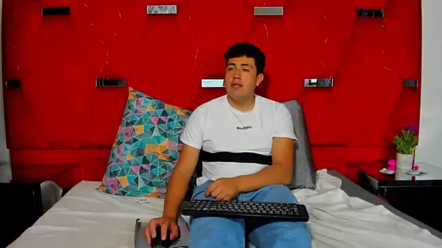 Emmaanddarling's cam snapshot