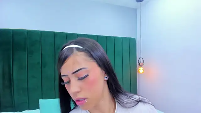 Ema_Messy_'s cam snapshot