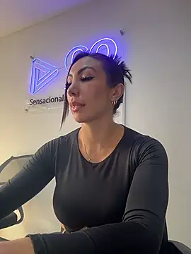 Sarahlove_90 live sex cam