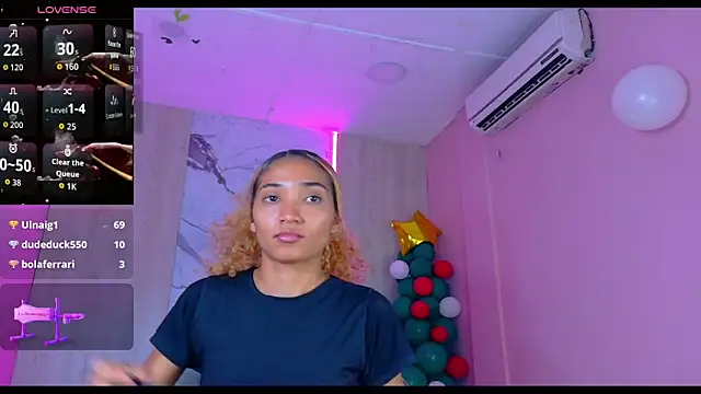 Charlotte_Love10's cam snapshot