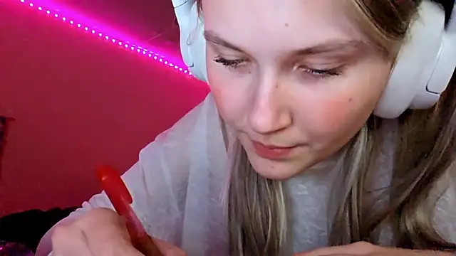 KarinRobertson's cam snapshot