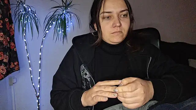 Cyndee_Winter's cam snapshot