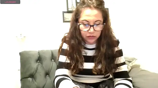 MirandaLatinaLovely's cam snapshot