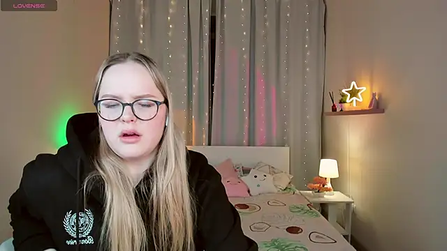 SallyPratt's cam snapshot