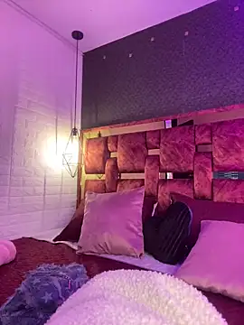 Emma_pinkk18's cam snapshot