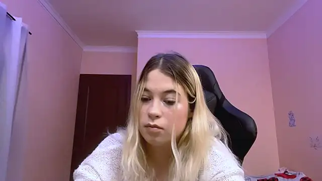 HotLuna69's cam snapshot