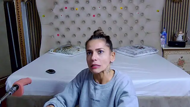 PlayfulShow's cam snapshot