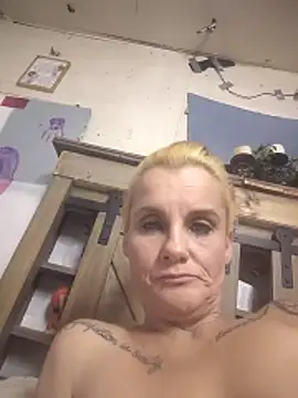 HarleyQuinn38's cam snapshot