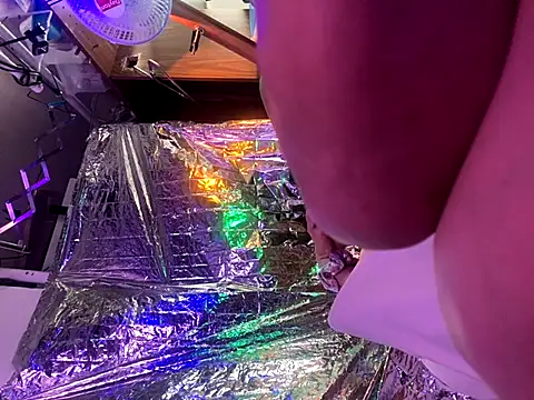 gurlnips live sex cam