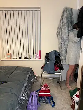 Sophia-Squirts-UK's cam snapshot