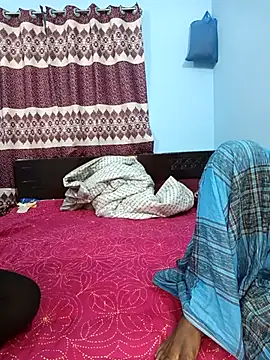 RomanticCouple432's cam snapshot