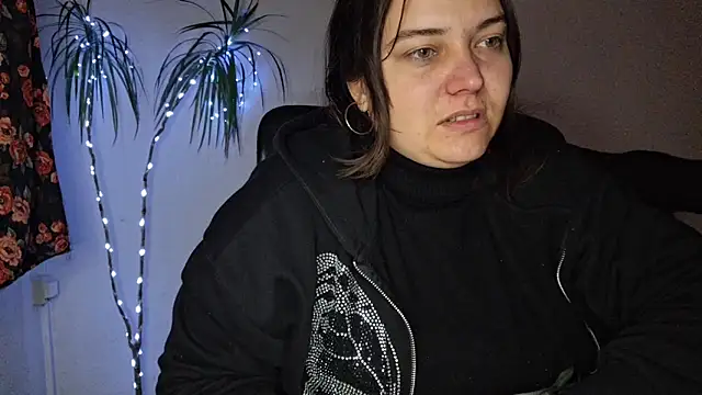 Cyndee_Winter's cam snapshot