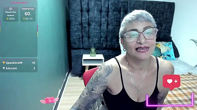 Charlotte__Gray's cam snapshot