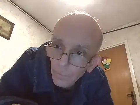 mariusica1@xh's cam snapshot