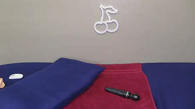 Serafynn's cam snapshot