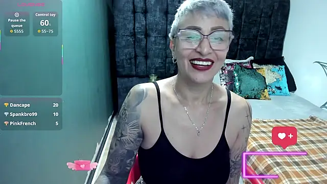 Charlotte__Gray's cam snapshot