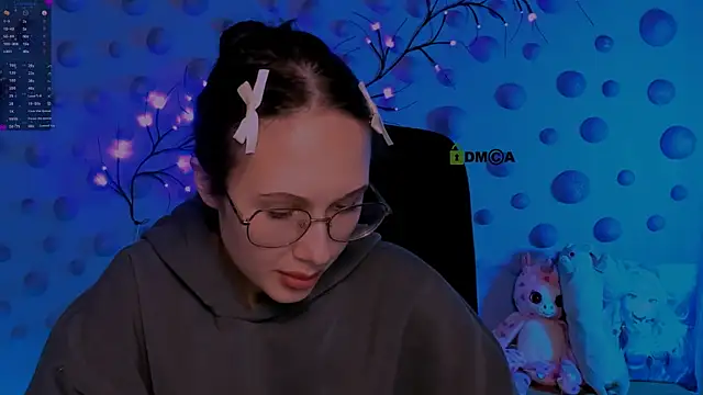 mona_cloud's cam snapshot