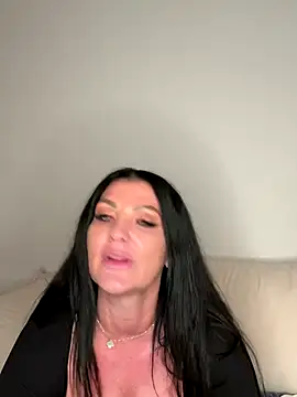 Nola_Luxx-offiziell's cam snapshot