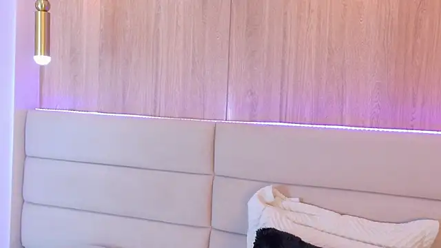 OlayaCooper's cam snapshot