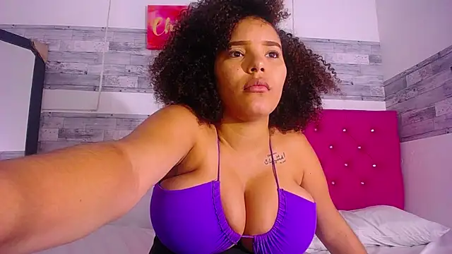 Biignaturalboobs_'s cam snapshot