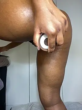 incognitobdy live sex cam