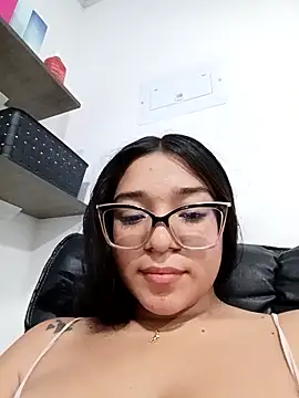-VICKKY live sex cam
