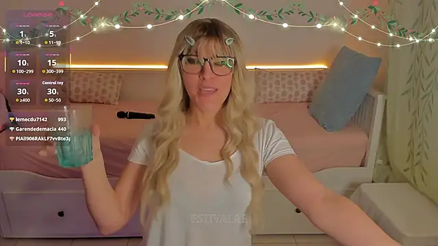 estivalae's cam snapshot