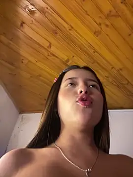 Sofia18_pinkk live sex cam