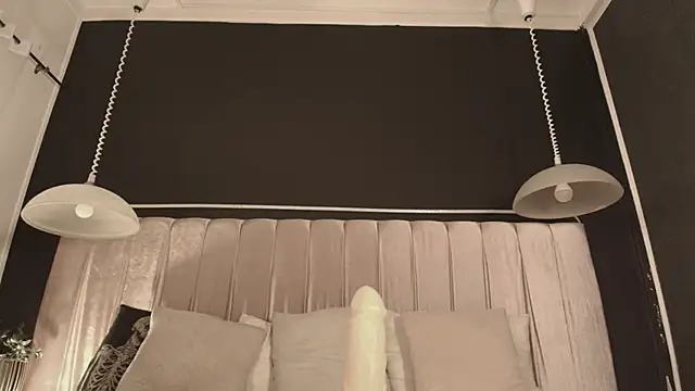 Zhally_Dee's cam snapshot