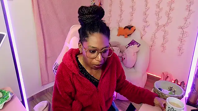 Queen_perla_'s cam snapshot