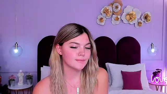 ZaraBloom's cam snapshot