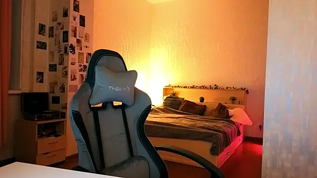 yourrdanceteacher's cam snapshot