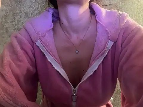 Angelinaa19's cam snapshot